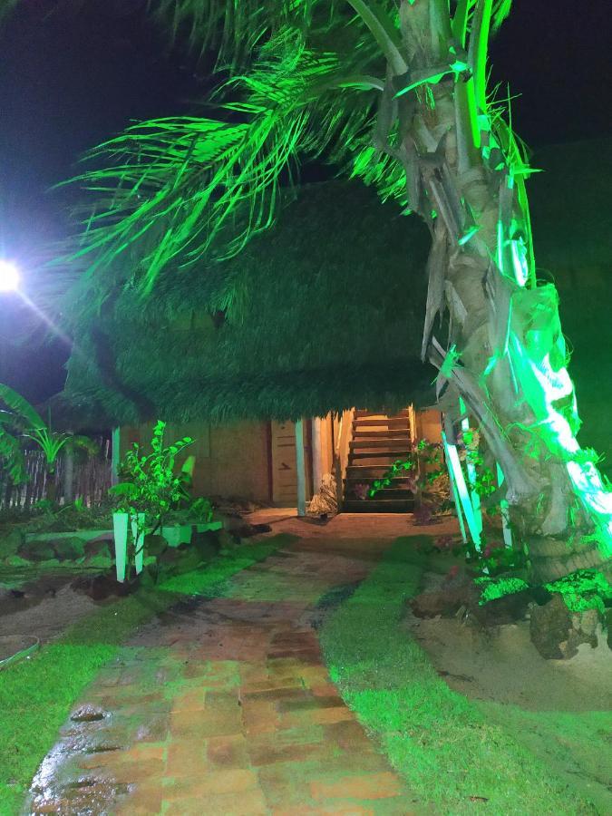 Nomads Village, Macapa Luis Correia Luaran gambar