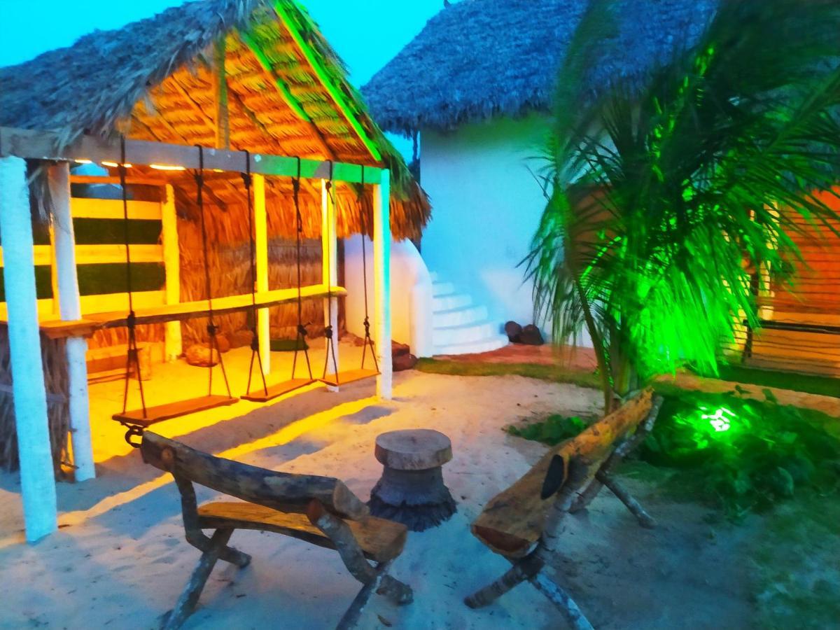 Nomads Village, Macapa Luis Correia Luaran gambar
