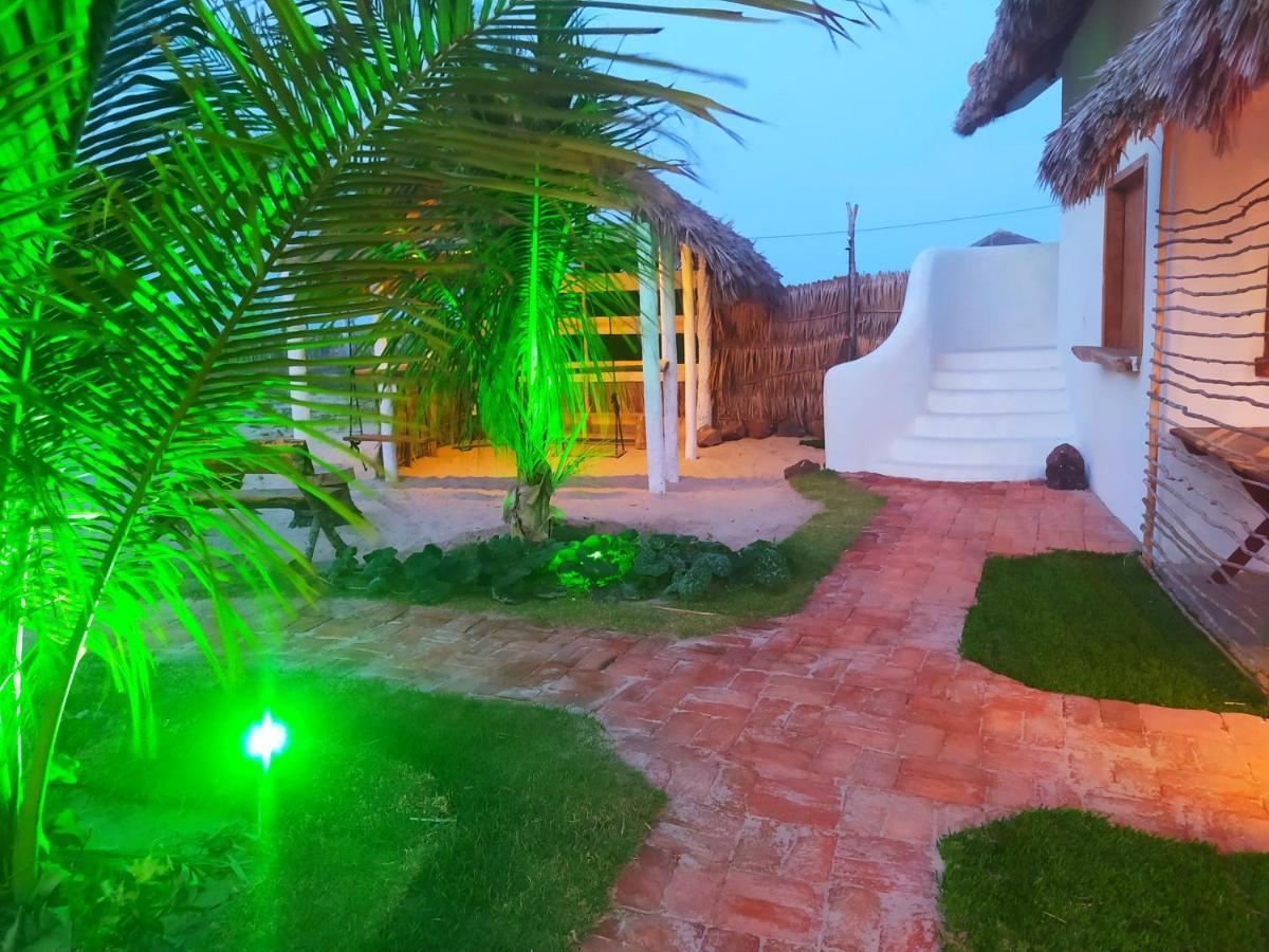 Nomads Village, Macapa Luis Correia Luaran gambar